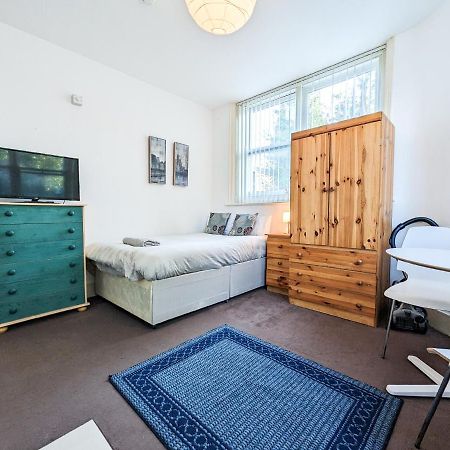 Cozy Central Apartments - With Private Kitchens & Bathrooms Портсмът Екстериор снимка